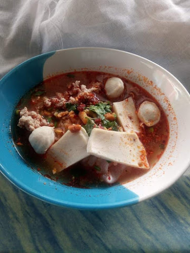 อาซิ้ม ก๋วยเตี๋ยวหมูโบราณ หมูต้มยำรสจี้ดจ๊าด หมูน้ำตกรสเด็ด