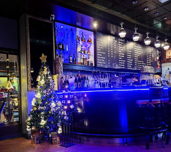 Opinii despre Bistro Wine Cafe în อำเภอบางละมุง - การบริการอาหารและที่พัก