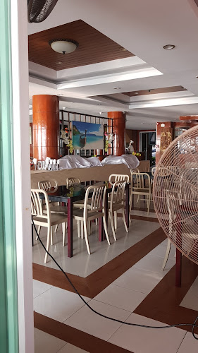 Opinii despre Sea Side Jomtien Beach Restaurant în อำเภอบางละมุง - การบริการอาหารและที่พัก