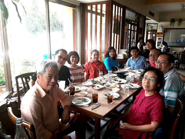 ห้องอาหารเก็จแก้ว - การบริการอาหารและที่พัก