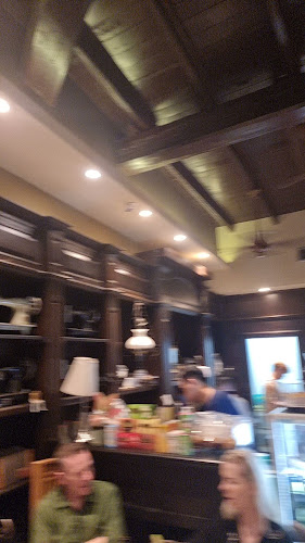 4 ถนน ถลาง ตำบลตลาดใหญ่ อำเภอเมืองภูเก็ต ภูเก็ต 83000