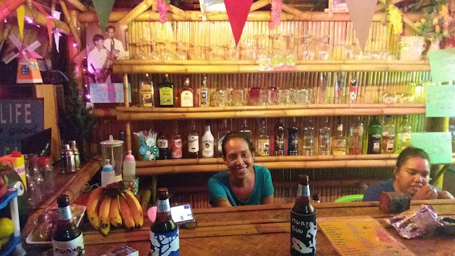 Hill Top Bar 5665 - เมือง