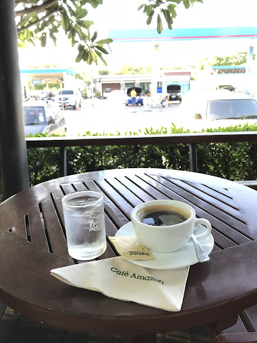 คาเฟ่ อเมซอน ปตท. ตรงข้ามพัทยาใต้ - การบริการอาหารและที่พัก