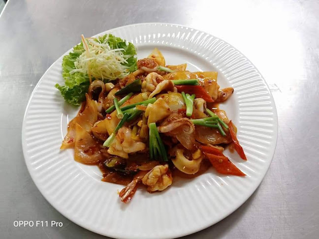 Opinii despre Orange House Cafe Pattaya (ตำหลายคาเฟ่ พัทยา) în อำเภอบางละมุง - การบริการอาหารและที่พัก