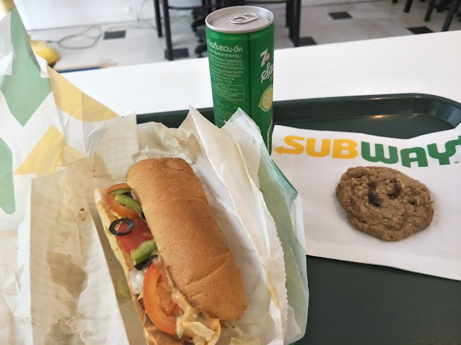 90 ถ. ทวีวงศ์ ตำบลป่าตอง อำเภอกะทู้ ภูเก็ต 83150