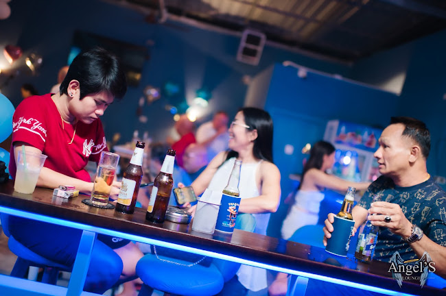 Angel’S Lounge