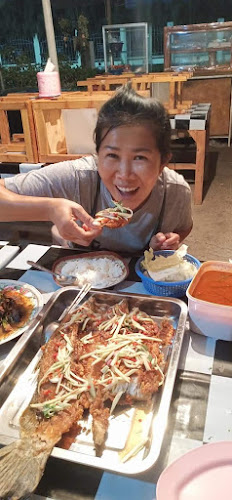 Opinii despre เจ๊รำแอบแซ่บ în อำเภอศรีราชา - การบริการอาหารและที่พัก