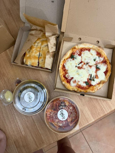 tipico - การบริการอาหารและที่พัก