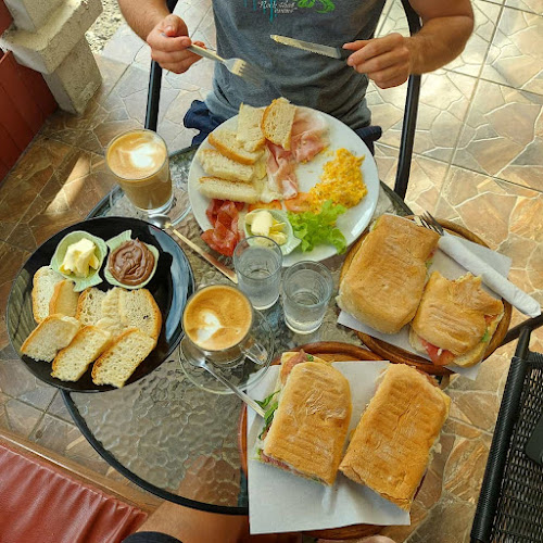 Dolci & Delizie 113 ถนน ปฏัก ตำบล กะรน อำเภอเมืองภูเก็ต ภูเก็ต 83100