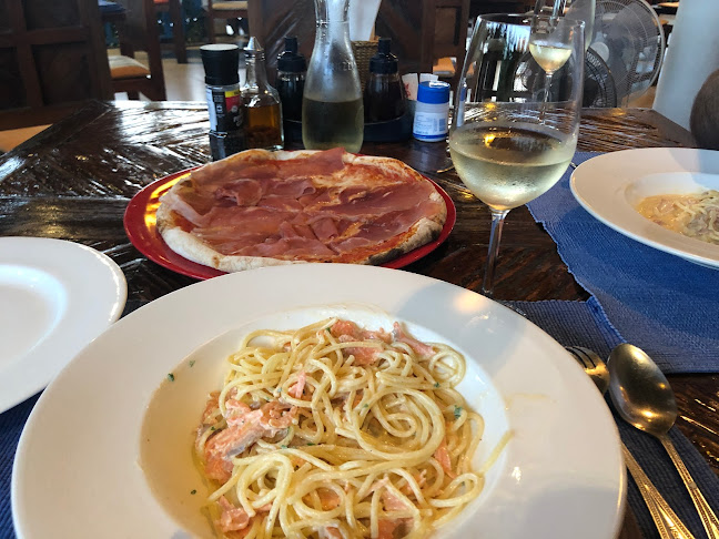 M&M's Pizzeria & Spaghetteria - อำเภอเมืองภูเก็ต