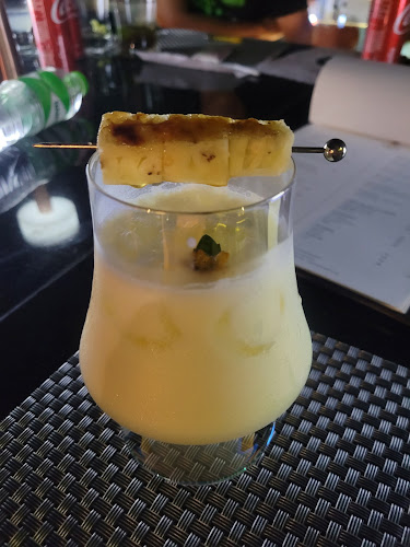 คี สกายเล้าท์ ลูฟท๊อป - การบริการอาหารและที่พัก