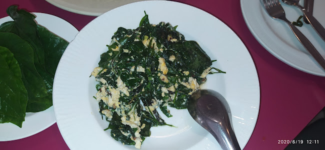 ห้องอาหารเก็จแก้ว - การบริการอาหารและที่พัก