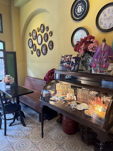 16 ซอย รมณีย์ ตำบลตลาดใหญ่ อำเภอเมืองภูเก็ต ภูเก็ต 83000