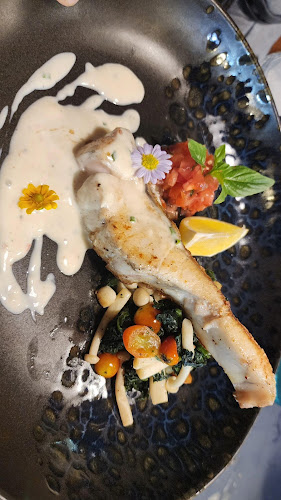 306 ถ. นริศร ตำบลตลาดใหญ่ อำเภอเมืองภูเก็ต ภูเก็ต 83000