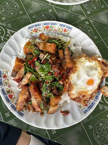 ป้าน้อย อาหารตามสั่ง