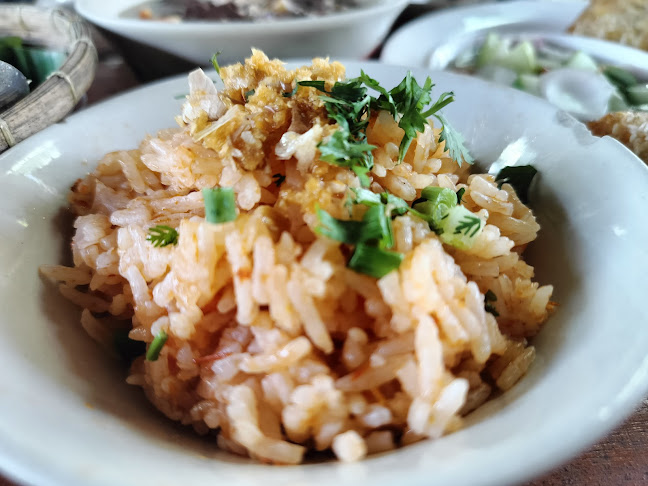 ร้านอาหารปั๋นใจ๋