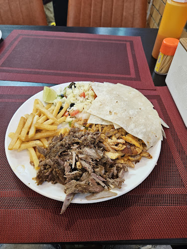 132/3 ถ. ราษฏร์อุทิศ 200 ปี ตำบลป่าตอง อำเภอกะทู้ ภูเก็ต 83150