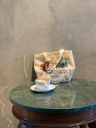 Klune Home Cafe - การบริการอาหารและที่พัก