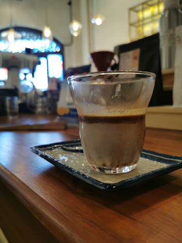 Opinii despre ไฟโฟ โอลด์ทาวน์ คาเฟ่ แอนด์ ฟลอรัล în อำเภอเมืองนครราชสีมา - การบริการอาหารและที่พัก