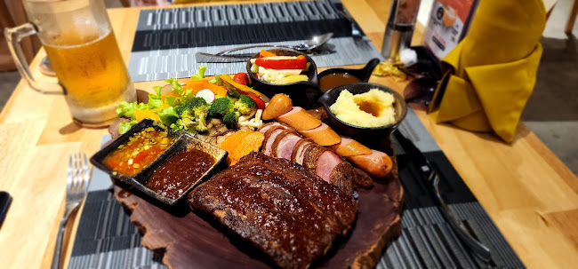 De Earn Cafe and Bar Phuket - อำเภอถลาง