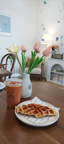 ครอฟเฟิลทามม์ - การบริการอาหารและที่พัก