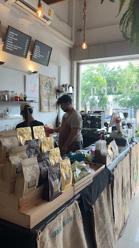 Opinii despre ฅนจร คอฟฟี่ สาขานครปฐม în เมือง - การบริการอาหารและที่พัก