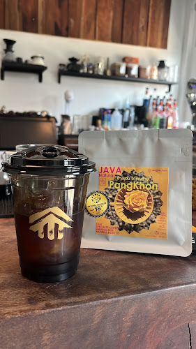 Mighty Coffee Ubon , ไมตรี คอฟฟี่ - การบริการอาหารและที่พัก