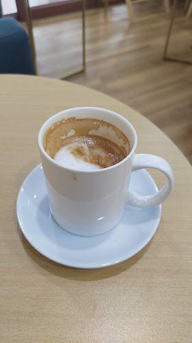 CUPSs Coffee shop 咖啡店 ร้านกาแฟคัพส์ - การบริการอาหารและที่พัก