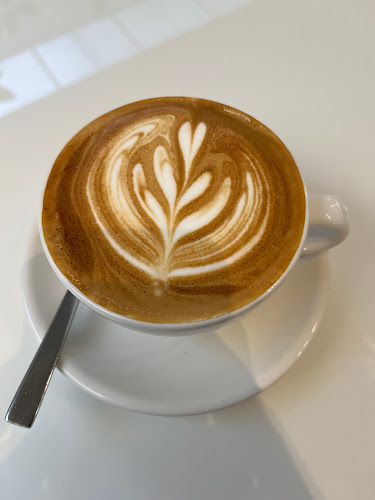 Kamala Coffee House - การบริการอาหารและที่พัก