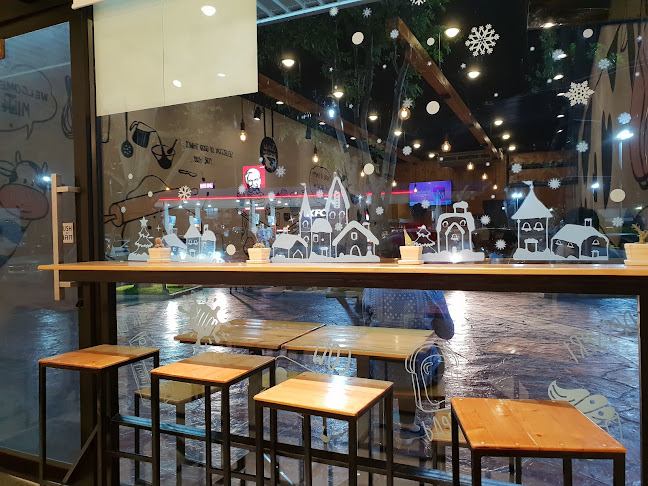 ปั๊มปตท เพชรเกษม 130 ตำบล อ้อมน้อย อำเภอกระทุ่มแบน สมุทรสาคร 74130