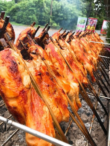 Opinii despre ข้าวแกงเจ๊จวบ ร้านใหม่ by อุ้ม & โจ้ în อำเภอเมืองจันทบุรี - การบริการอาหารและที่พัก