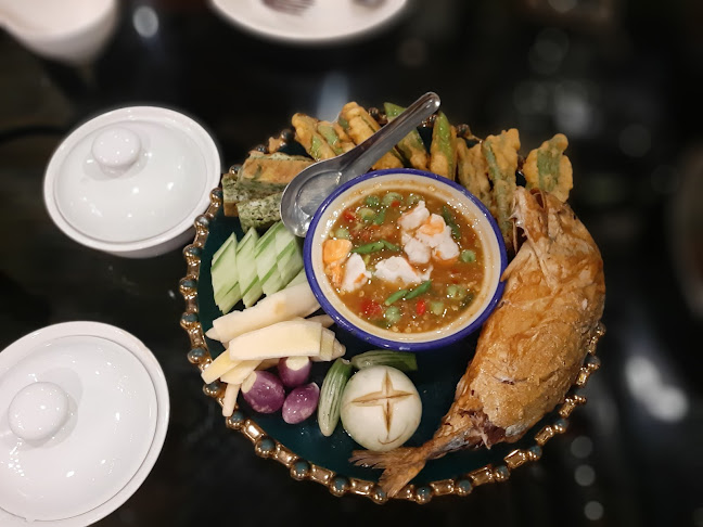 คุณเอียดชาววัง & ANYA Cafe - การบริการอาหารและที่พัก