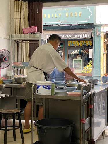 72/1 ถ. เยาวราช ตำบลตลาดใหญ่ อำเภอเมืองภูเก็ต ภูเก็ต 83000