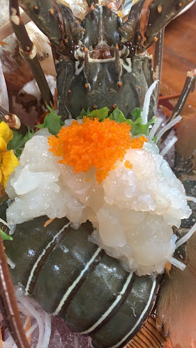 บ้านกุ้งมังกร - การบริการอาหารและที่พัก