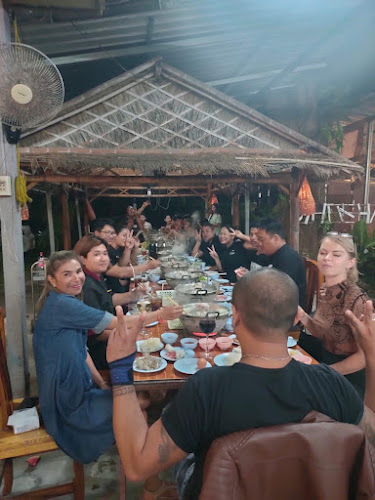 White Hart BBQ - การบริการอาหารและที่พัก