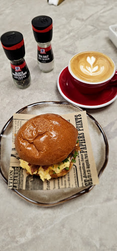 Comentarii opinii despre Cafe Delight Phuket Old Town