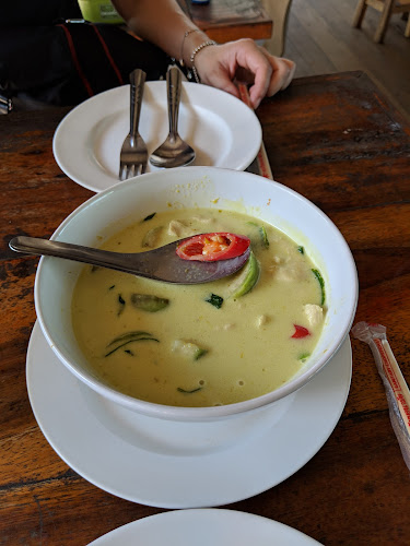 Ko dum restaurant - การบริการอาหารและที่พัก