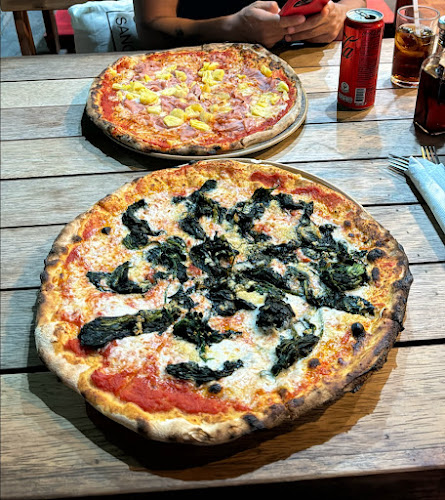 Opinii despre Pizzeria Agli Amici în อำเภอเมืองภูเก็ต - การบริการอาหารและที่พัก