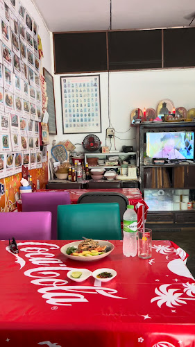 โกซ้ง ฅนโบราณ - หลังหลาด - การบริการอาหารและที่พัก