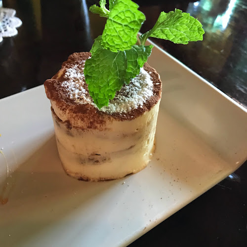 352 ถ. ภูเก็ต ตำบลตลาดใหญ่ อำเภอเมืองภูเก็ต ภูเก็ต 83000