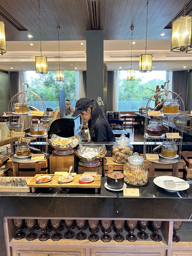 Opinii despre Portosino Restaurant & Rooftop Bar în อำเภอเมืองภูเก็ต - การบริการอาหารและที่พัก