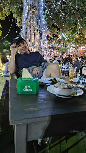 Slum Bar - การบริการอาหารและที่พัก