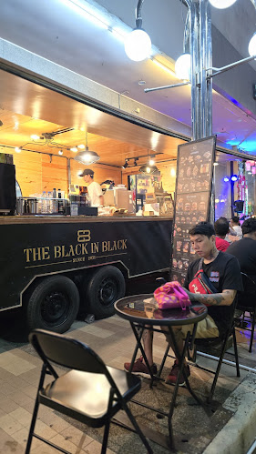 Comentarii opinii despre The Black In Black