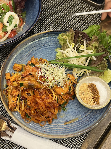 Manina Brunch&Bar - Patong Restaurant - การบริการอาหารและที่พัก