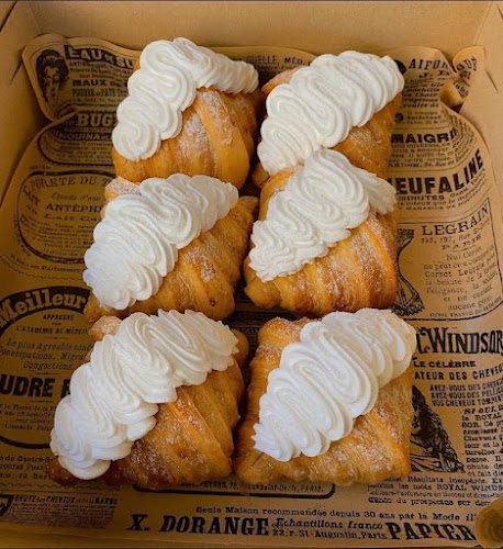 ฌาลิณครัวซองต์ - การบริการอาหารและที่พัก