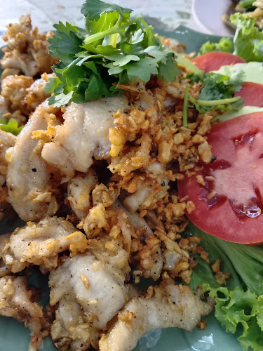 ร้านจัดจ้าน โดยโกแดง - การบริการอาหารและที่พัก