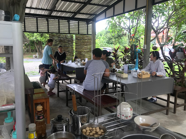 ร้านลำไย คาเฟ่ (LAMYAI CAFE') - การบริการอาหารและที่พัก