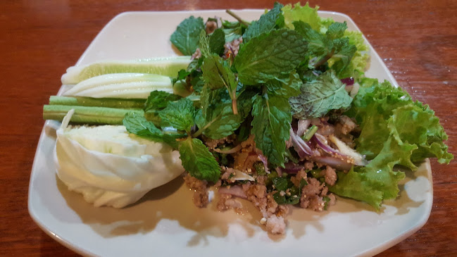 ร้านอาหารเยื่อไม้ - การบริการอาหารและที่พัก