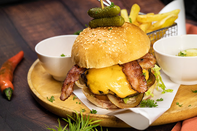 Soi The Old Phuket Hotel ตำบล กะรน ภูเก็ต 83100