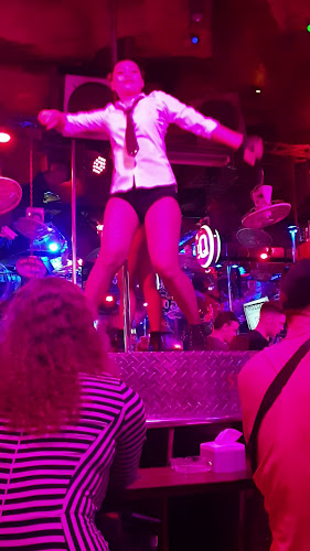 Eurasian Restaurant - การบริการอาหารและที่พัก